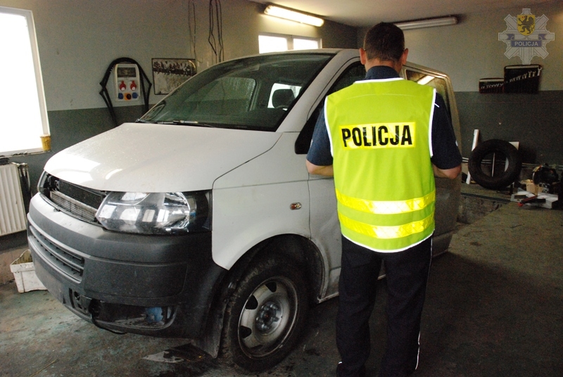 Policjanci odzyskali skradzionego w Niemczech VW T5 - fot. KWP Gdańsk