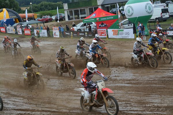 Więcbork: Mistrzostwa Polski w Motocrossie na wodzie (fotoreportaż)
