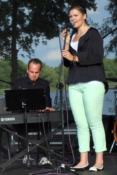Koncert Krzysztofa Napiórkowskiego nad Jeziorem Więcborskim