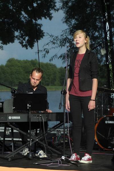 Koncert Krzysztofa Napiórkowskiego nad Jeziorem Więcborskim