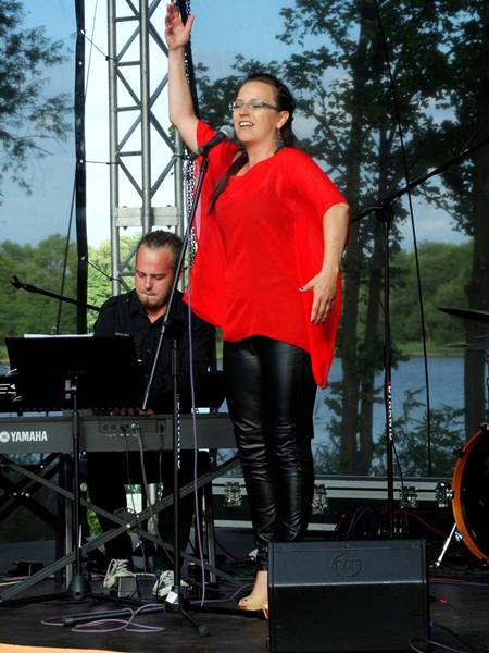 Koncert Krzysztofa Napiórkowskiego nad Jeziorem Więcborskim