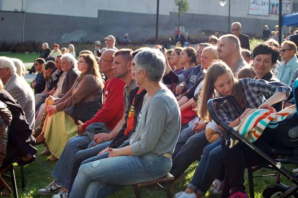 Koncert Krzysztofa Napiórkowskiego nad Jeziorem Więcborskim