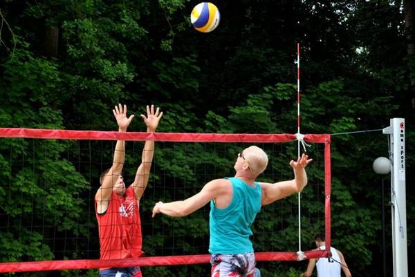 Siatkarski weekend na więcborskiej plaży