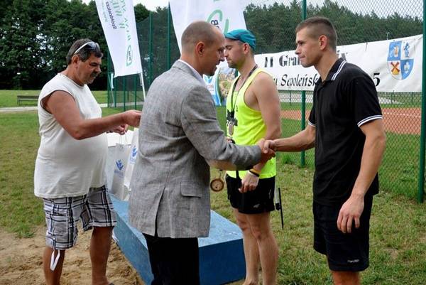 Siatkarski weekend na więcborskiej plaży
