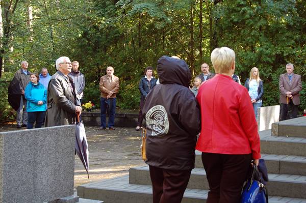 Karolewo: Żyli i żyć będą