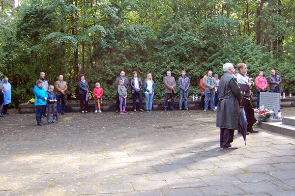 Karolewo: Żyli i żyć będą