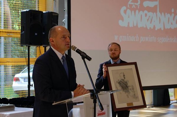 Sępólno: Jubileusz samorządności w cieniu kampanii wyborczej