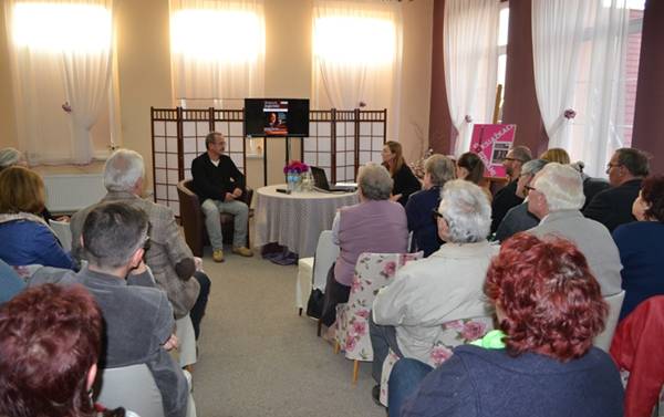 Wojciech Jagielski w bibliotece: o dziennikarskiej pasji, zebranych doświadczeniach i najnowszej książce