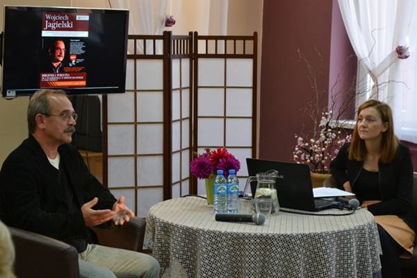 Wojciech Jagielski w bibliotece: o dziennikarskiej pasji, zebranych doświadczeniach i najnowszej książce