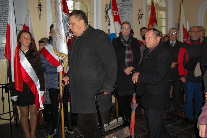 Na cmentarzu w Karolewie zapłonęły Znicze Pamięci