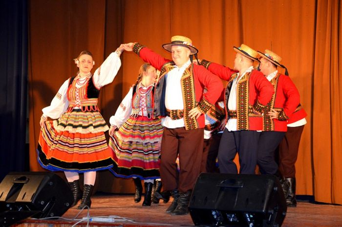 Krajna tańcem i śpiewem malowana