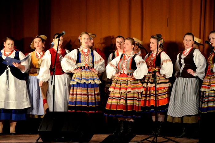 Krajna tańcem i śpiewem malowana