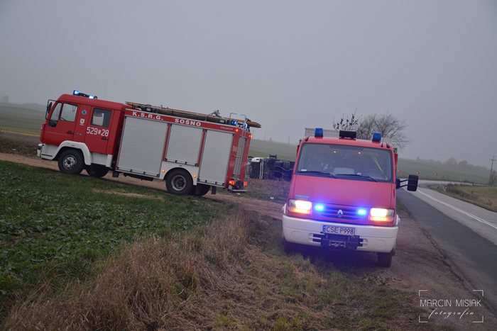 Tir wypadł z drogi