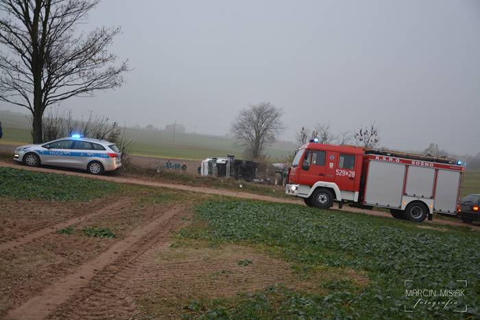 Tir wypadł z drogi
