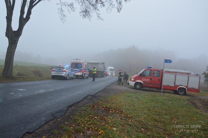 Sikorz: Kolizja ciężarówki i osobówki