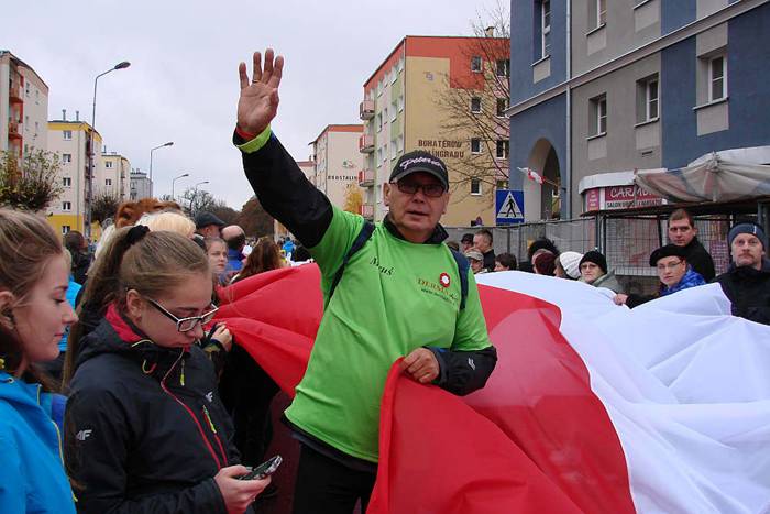 Piła: Ponieśli flagę