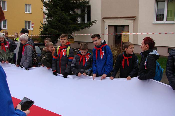 Piła: Ponieśli flagę