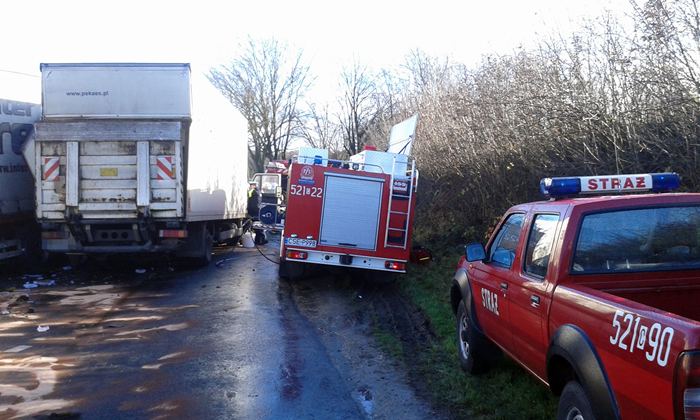Zderzenie ciężarówek w Zalesiu