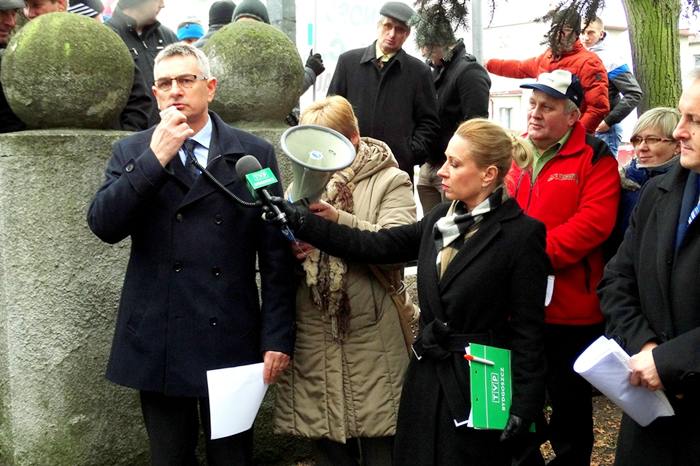 Protest rolników przed Starostwem w Sępólnie
