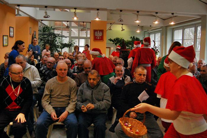 Z mikołajkową wizytą w Domu Pomocy Społecznej w Suchorączku