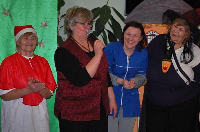 Z mikołajkową wizytą w Domu Pomocy Społecznej w Suchorączku