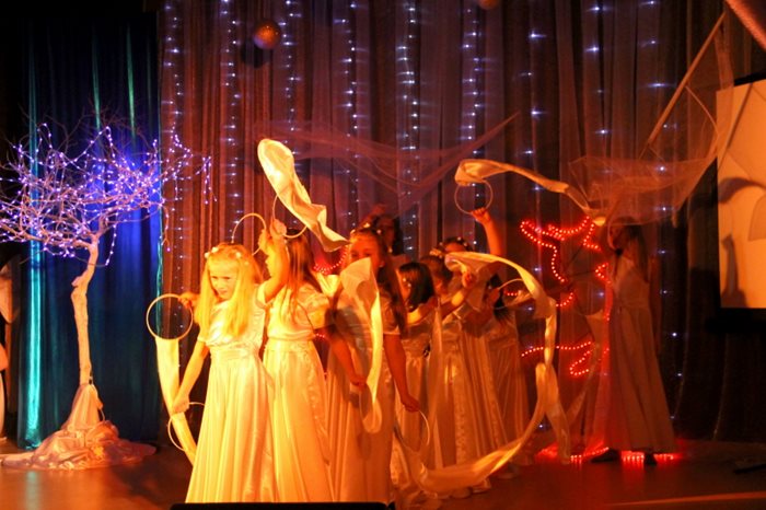 Wałdowo: Zanim Rozbłyśnie Światłość