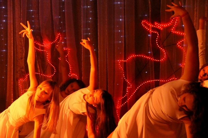 Wałdowo: Zanim Rozbłyśnie Światłość