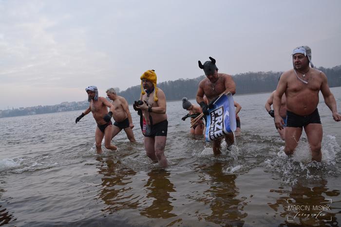 Sępólno: Morsy powitały Nowy Rok