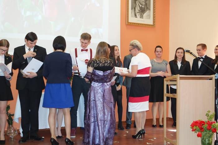 Pożegnanie Absolwentów Liceum Ogólnokształcącego im. Tadeusza Kościuszki w Łobżenicy