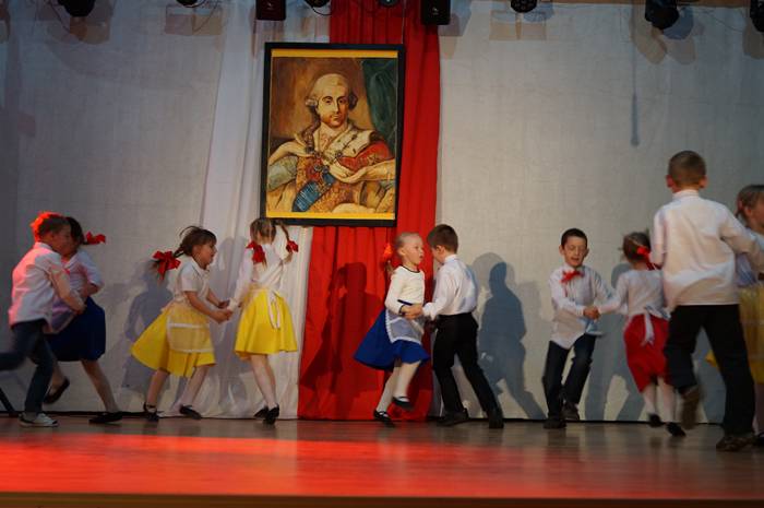 Kamień: Jesteśmy Polką i Polakiem