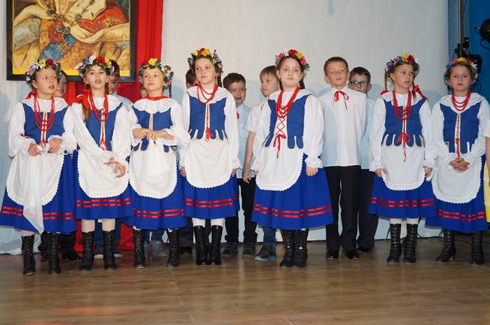 Kamień: Jesteśmy Polką i Polakiem