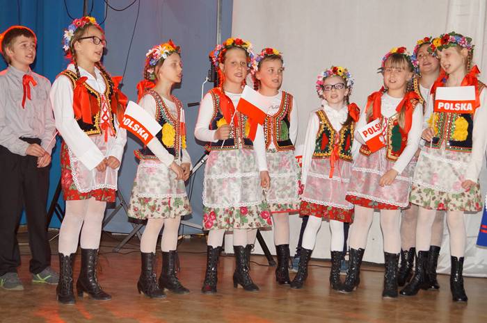 Kamień: Jesteśmy Polką i Polakiem