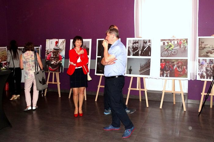 Z Novum Travel na kanonizację. Fotoreportaż Szymona Szwocherta w Centrum Kultury i Sztuki w Sępólnie