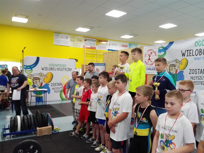 Zwycięstwo młodych atletów MLKS Krajna Sępólno w Ogólnopolskim Wieloboju Atletycznym
