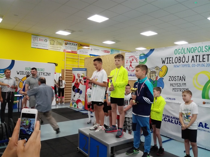 Zwycięstwo młodych atletów MLKS Krajna Sępólno w Ogólnopolskim Wieloboju Atletycznym