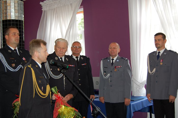 Powiat sępoleński: Awanse i odznaczenia dla funkcjonariuszy z okazji Święta Policji