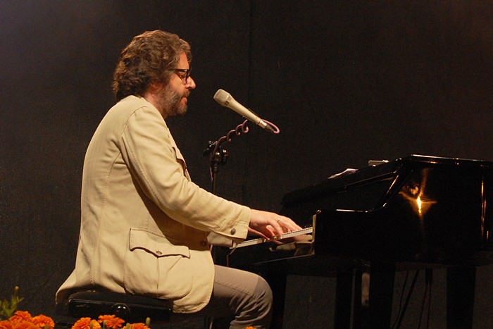 Więcbork: Znów wędrujemy ciepłym krajem. Koncert Grzegorza Turnaua na więcborskim Rynku