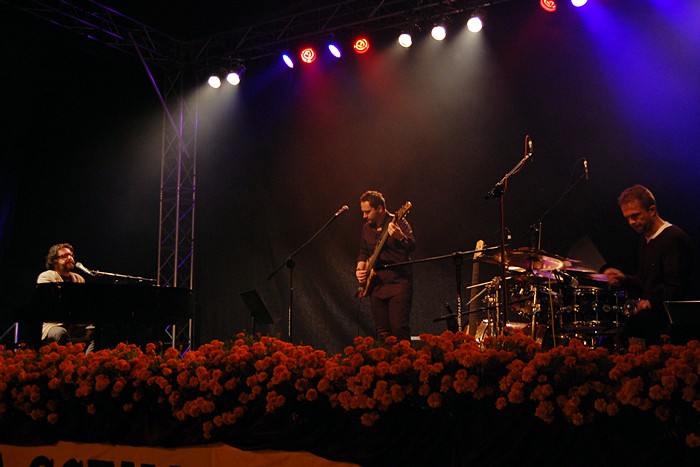 Więcbork: Znów wędrujemy ciepłym krajem. Koncert Grzegorza Turnaua na więcborskim Rynku