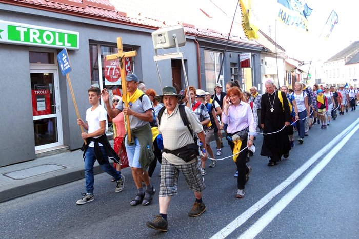 XXV Pelplińska Diecezjalna Pielgrzymka, XXVI Kościerska i I Kaszubska wyruszyły z Sępólna