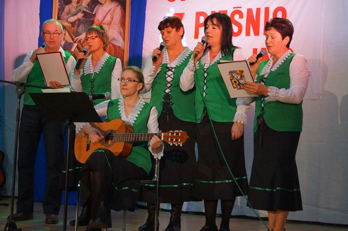 XVII Powiatowe Spotkanie z Pieśnią Religijną [FOTO]