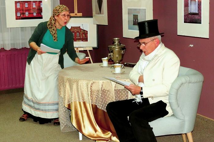 Teatr przy stoliku. Nowość w sępoleńskiej bibliotece