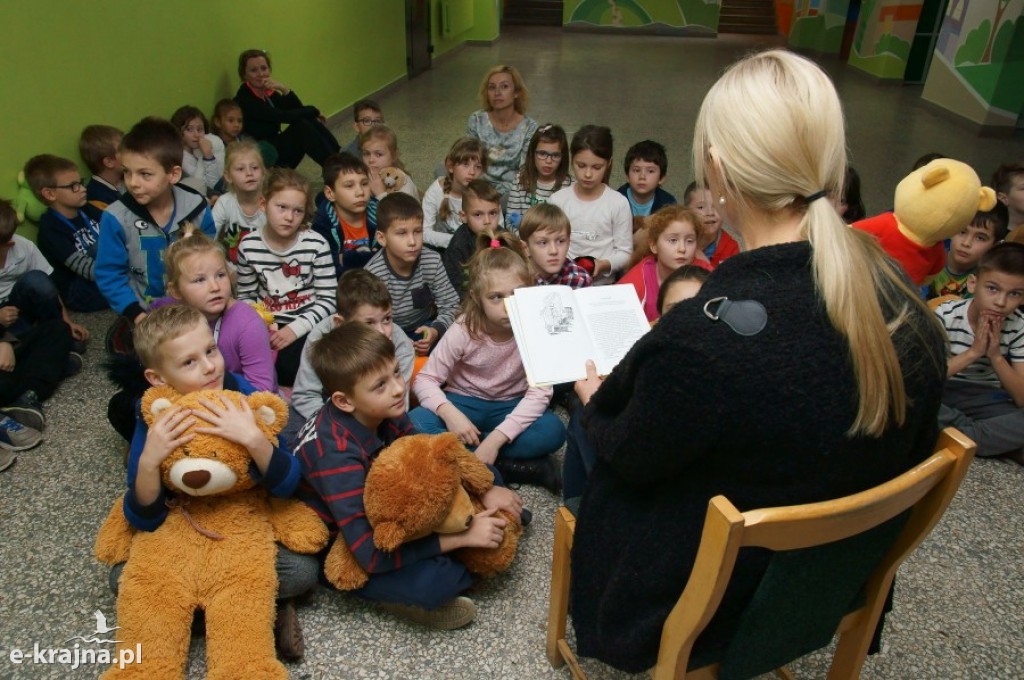 Z książką na przerwie