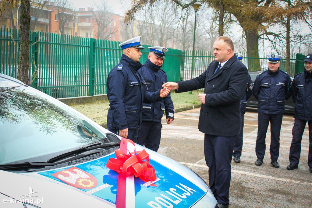 Policjanci dziękują Powiatowi