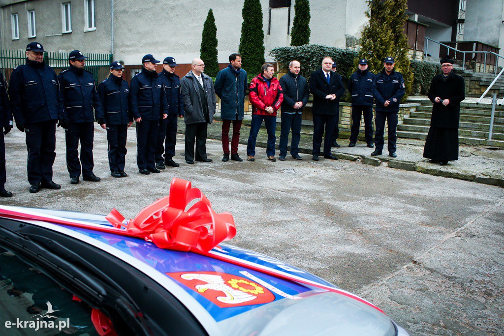 Policjanci dziękują Powiatowi