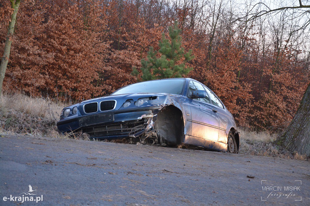 Dachowanie BMW w Iłowie