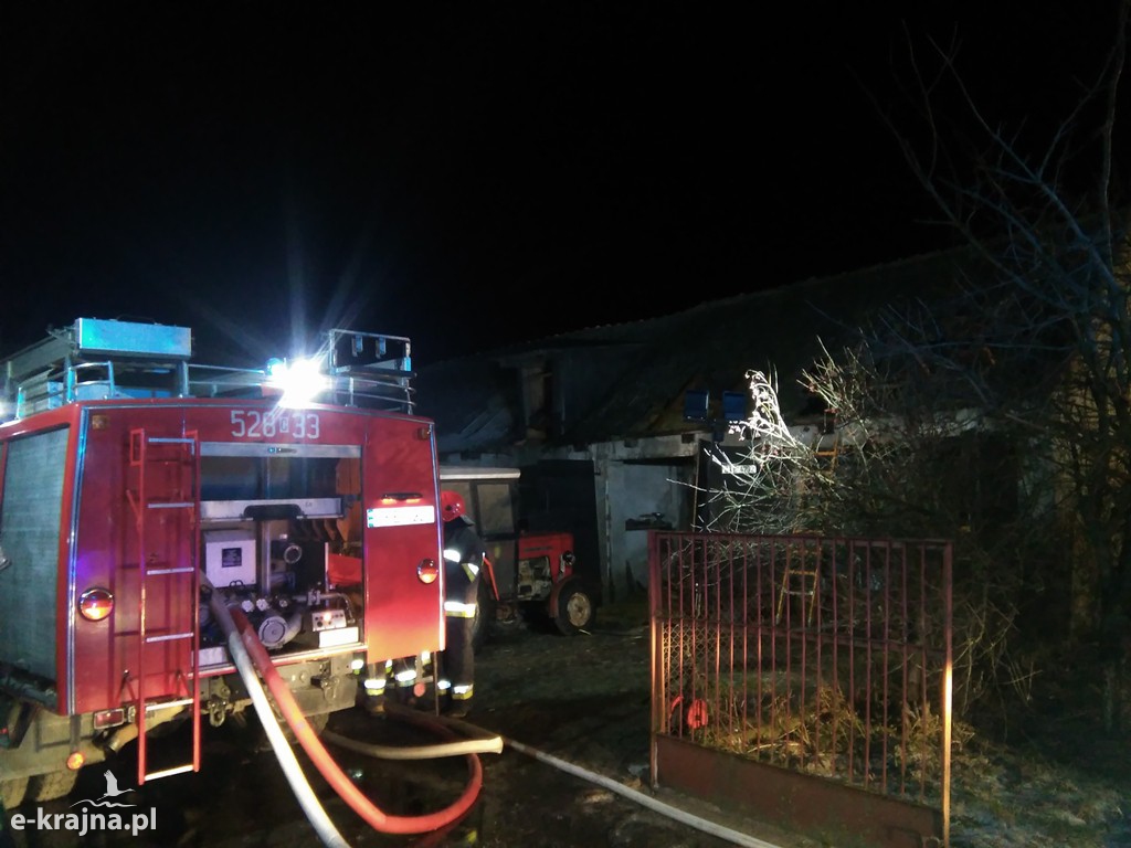 Pożar budynku gospodarczego w Wałdowie. Jedna osoba poszkodowana