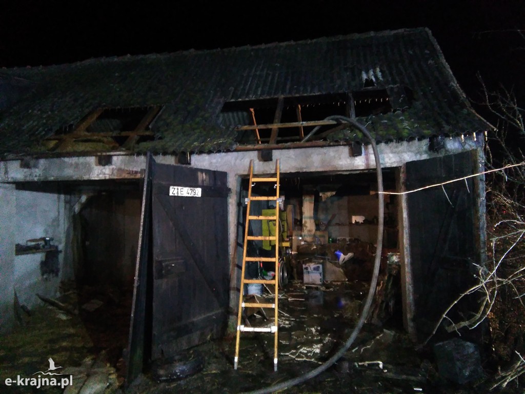 Pożar budynku gospodarczego w Wałdowie. Jedna osoba poszkodowana