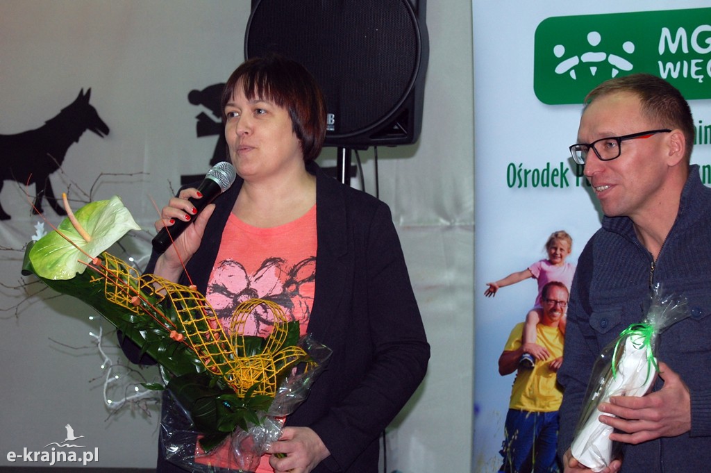Kolorowy, karnawałowy bal przebierańców w Więcborku