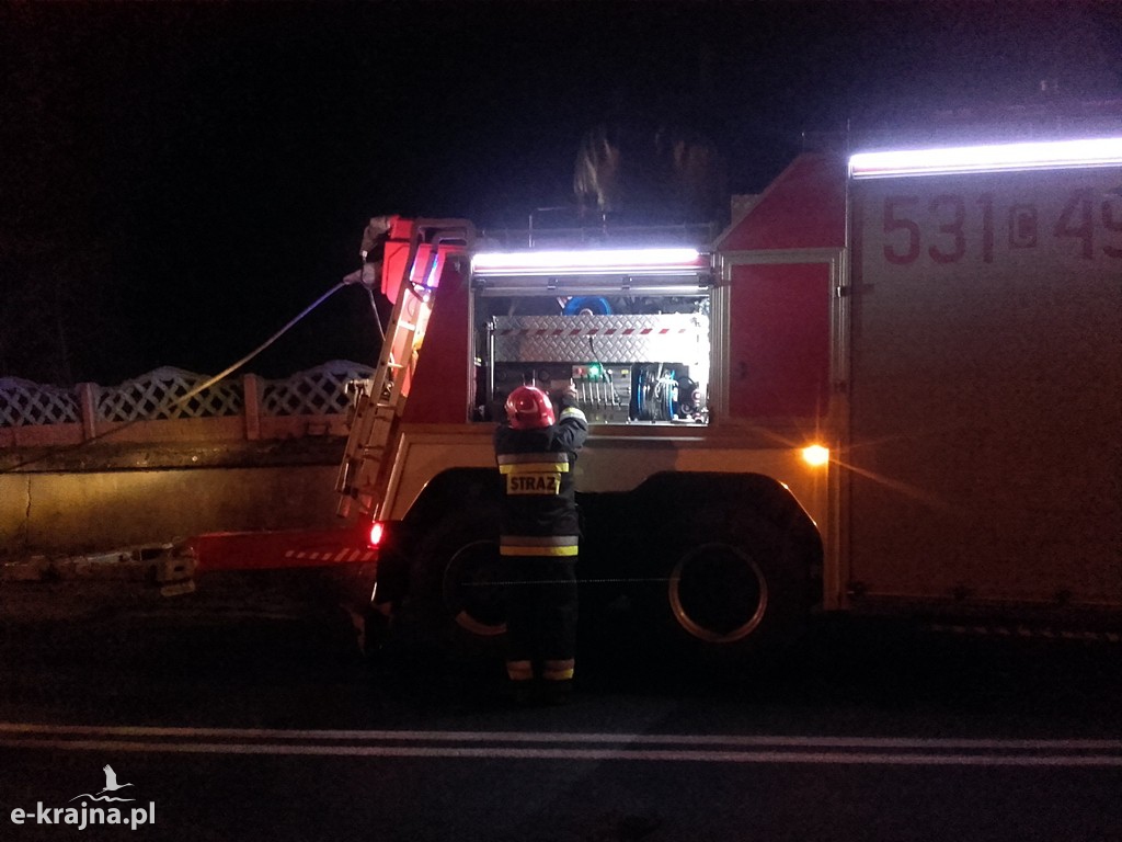 Tir wjechał w budynek mieszkalny