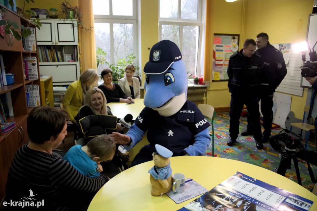 Koronowscy policjanci spełniają marzenia 7-letniego Jakuba